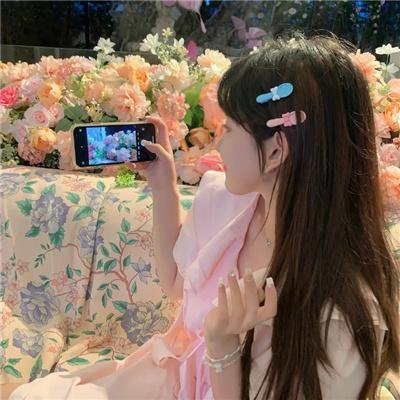 奇怪的她