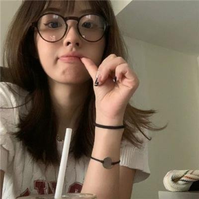 雪中的奇羊